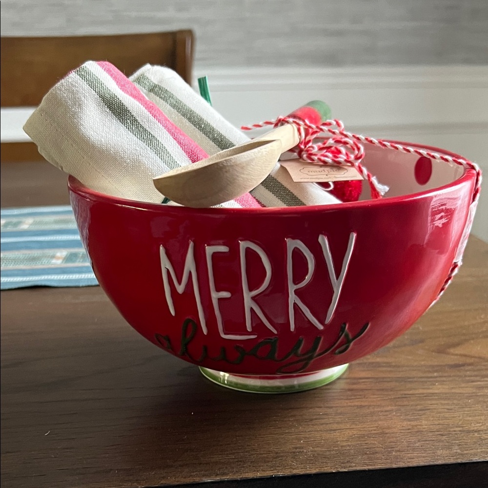 Mud Pie Red and White Holiday Bowl Set